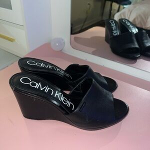 Calvin Klein Black Leather Wedge Slip-on Sandals Women’s Pre-loved Size 9